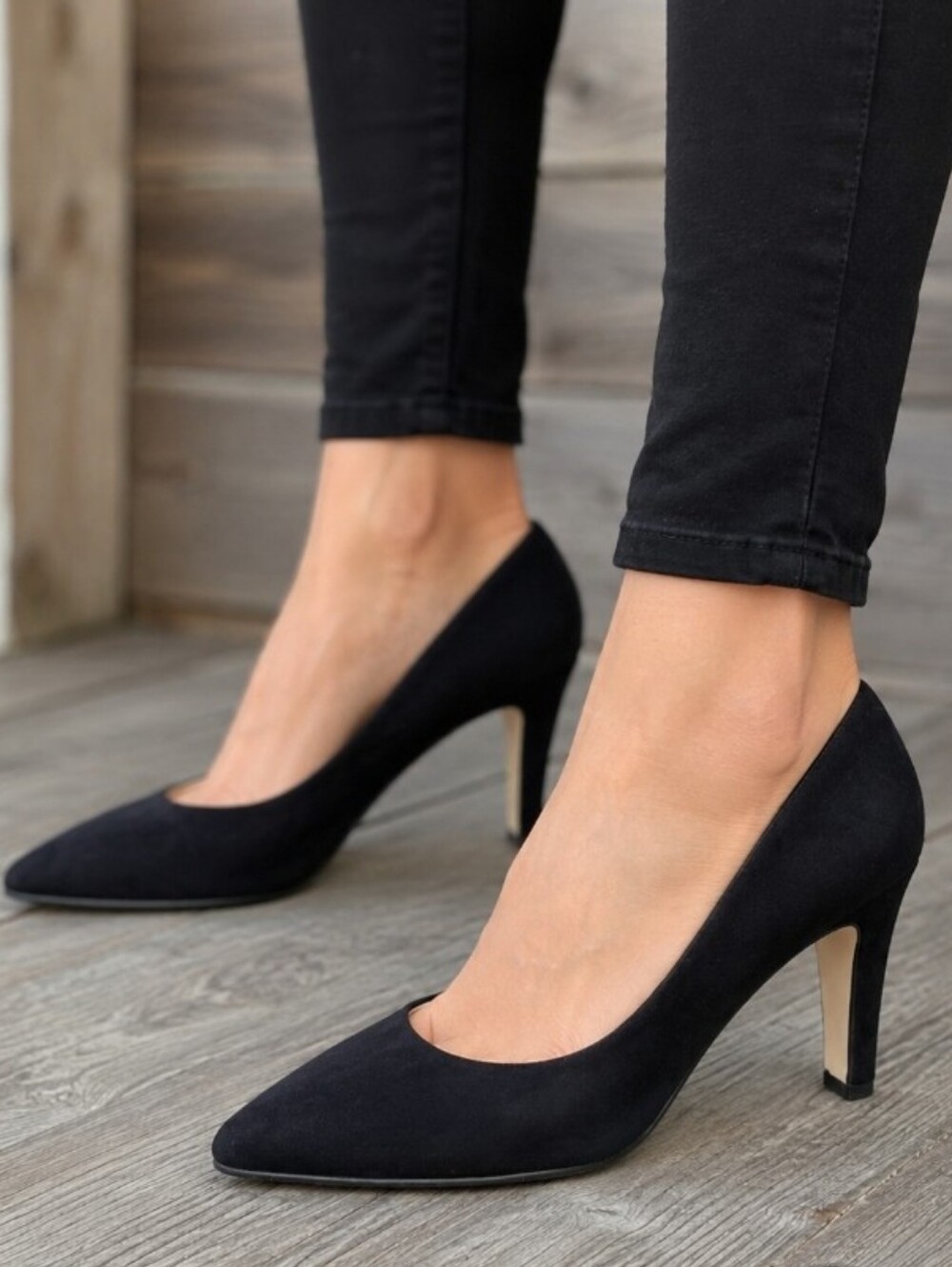 Jones New York NEW Vintage 90s Corporate Chic Black Suede Pumps 10M